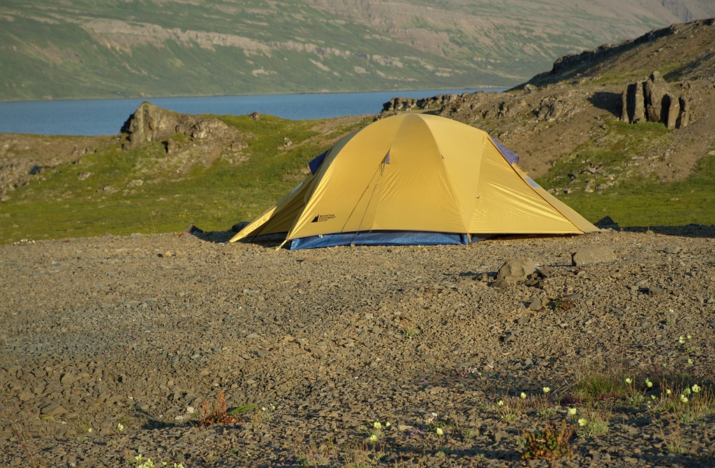 Camping improvizat,  intre Skálmarfjorður si Kerlingarfjörður, Fiordurile de Vest, Islanda