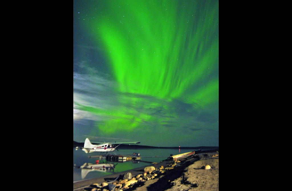 Fort Simpson, Canada, Aurora boreală